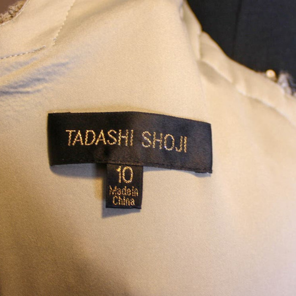 Tadashi Shoji V Neck Sheath Dress Silver Gray Sequin Lace Size 10 - Picture 4 of 4